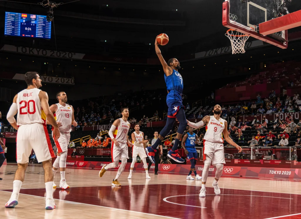 Sports activities and respective metro routes, basketball