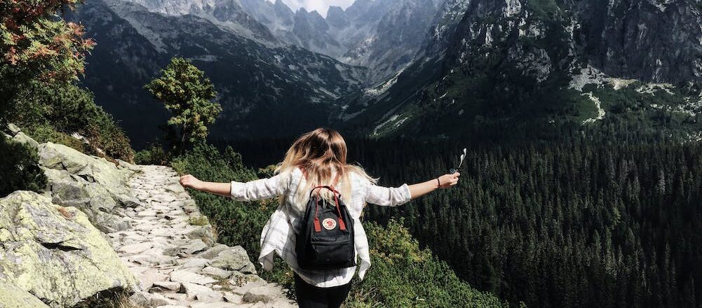 旅行中如何保持健康：环球旅行者的必备贴士