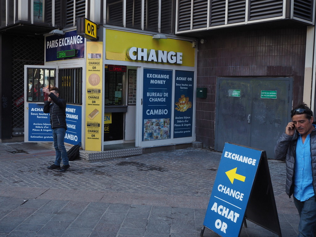 管理你的资金：巴黎旅行实用技巧与窍门