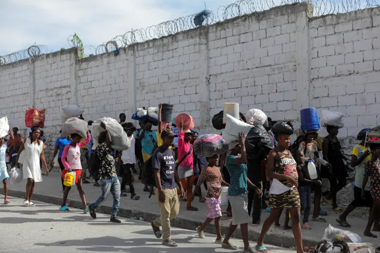 The borders were closed and thousands were deported to Haiti by the Dominican Republic .